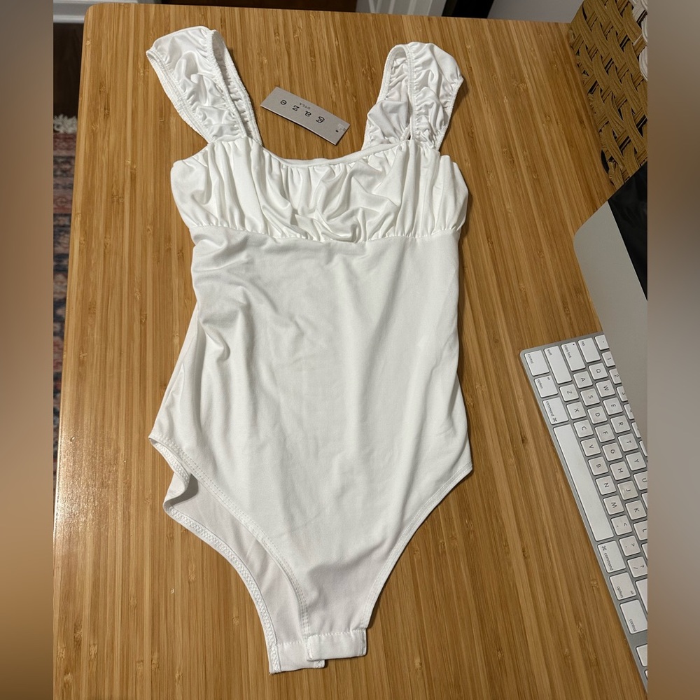 Gaze White Ribbed Bodysuit with Ruched Straps - Size Small